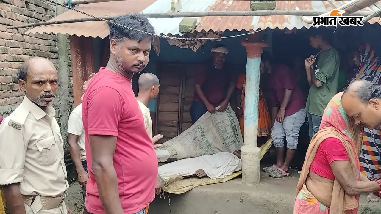 अमौर के मंगलपुर में आम के पेड़ से लटकता मिला युवक का शव, गांव में सनसनी; पुलिस जांच में जुटी