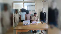 गया के टिकारी में पुलिस की कार्रवाई, मोबाइल की फोटो से खुला हथियारों का राज, तीन देसी कट्टा व 11 कारतूस बरामद