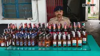 फुटकाडीह के एक होटल में पुलिस की छापेमारी, एक किलो गांजा समेत 147 बोतल अवैध शराब जब्त