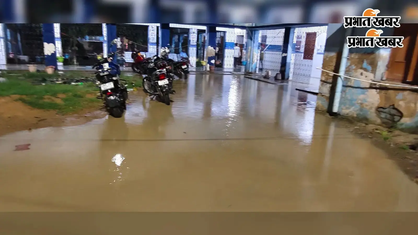 औरंगाबाद में भारी बारिश से सदर अस्पताल की खुली पोल, वार्डों में घुसा पानी, मरीजों को हो रही परेशानी
