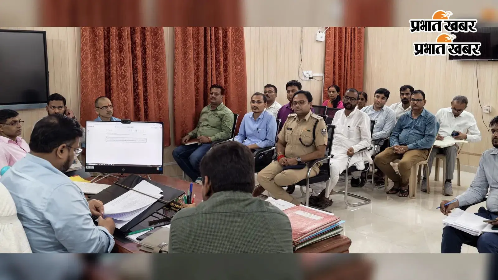 औरंगाबाद में स्वतंत्रता दिवस समारोह की तैयारियां तेज, एसडीओ ने की समीक्षा बैठक