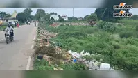 बतरे नदी में खुलेआम डाला जा रहा कूड़ा, दुर्गंध से परेशान लोग, अस्तित्व पर मंडराया संकट
