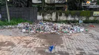 बस पड़ाव की सफाई व्यवस्था ध्वस्त, चारों तरफ कचरे का अंबार; यात्री और दुकानदार परेशान