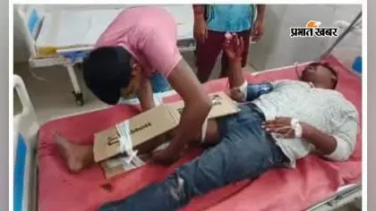 सड़क हादसे में घायल छात्र के फ्रैक्चर पैर पर प्लास्टर की जगह बांधा गया कार्टन, बेगूसराय सदर अस्पताल रेफर; वीडियो वायरल