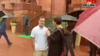 Video : संसद परिसर में बारिश के बीच फंसे राहुल-प्रियंका, बोले राहुल- गाड़ी नहीं आ रही है भैया