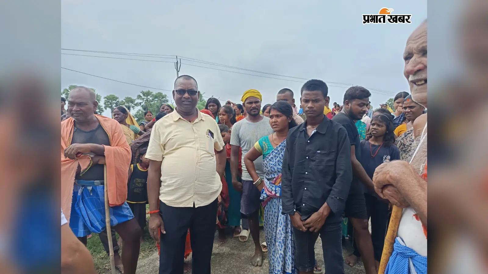 गया : वजीरगंज में मोबाइल नहीं मिलने पर 100 मीटर ऊंचे बिजली टावर पर चढ़ा 14 वर्षीय किशोर, घंटों मशक्कत के बाद सुरक्षित उतारा गया