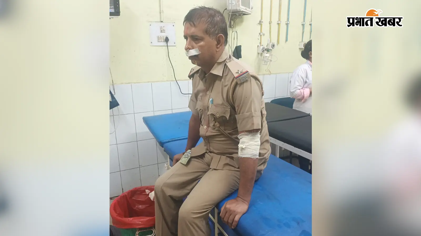 धनबाद में चोर को पकड़ने के बाद पुलिस टीम पर हमला, भूली ओपी के SI हरिप्रकाश मिश्रा घायल