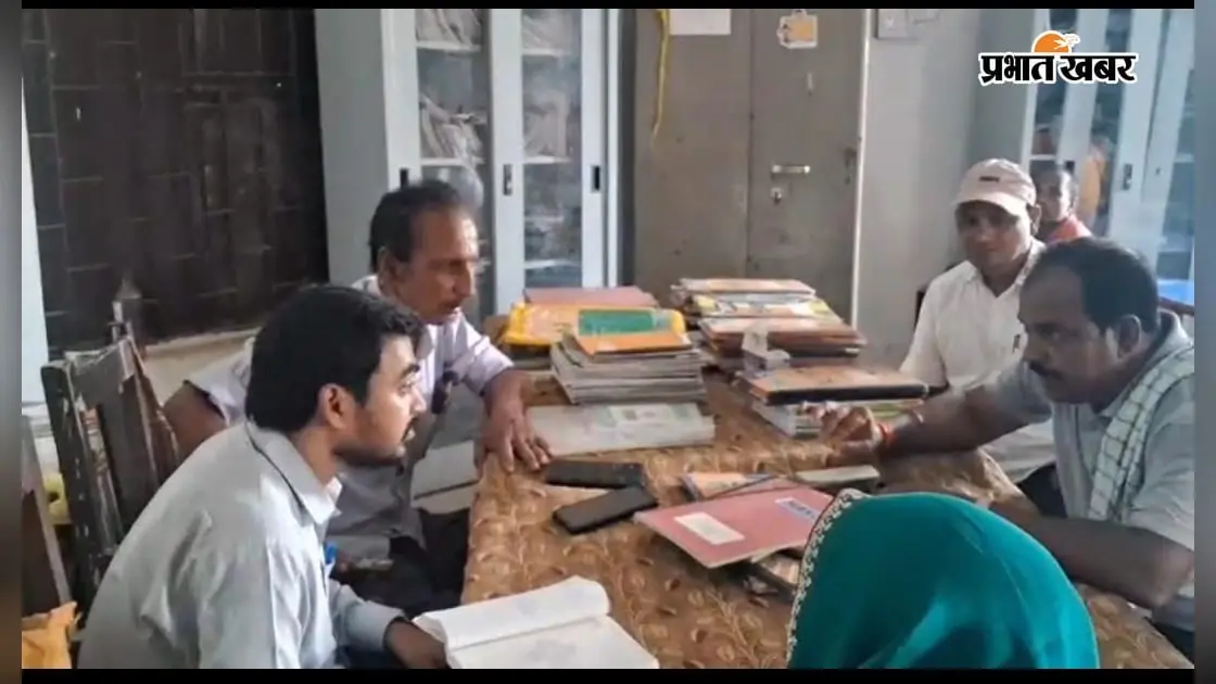 मिड-डे मील किचन व्यवस्था पर उठे सवाल, जांच करने पहुंचे बीईईओ, शिक्षा समिति ने एचएम पर लगाए आरोप
