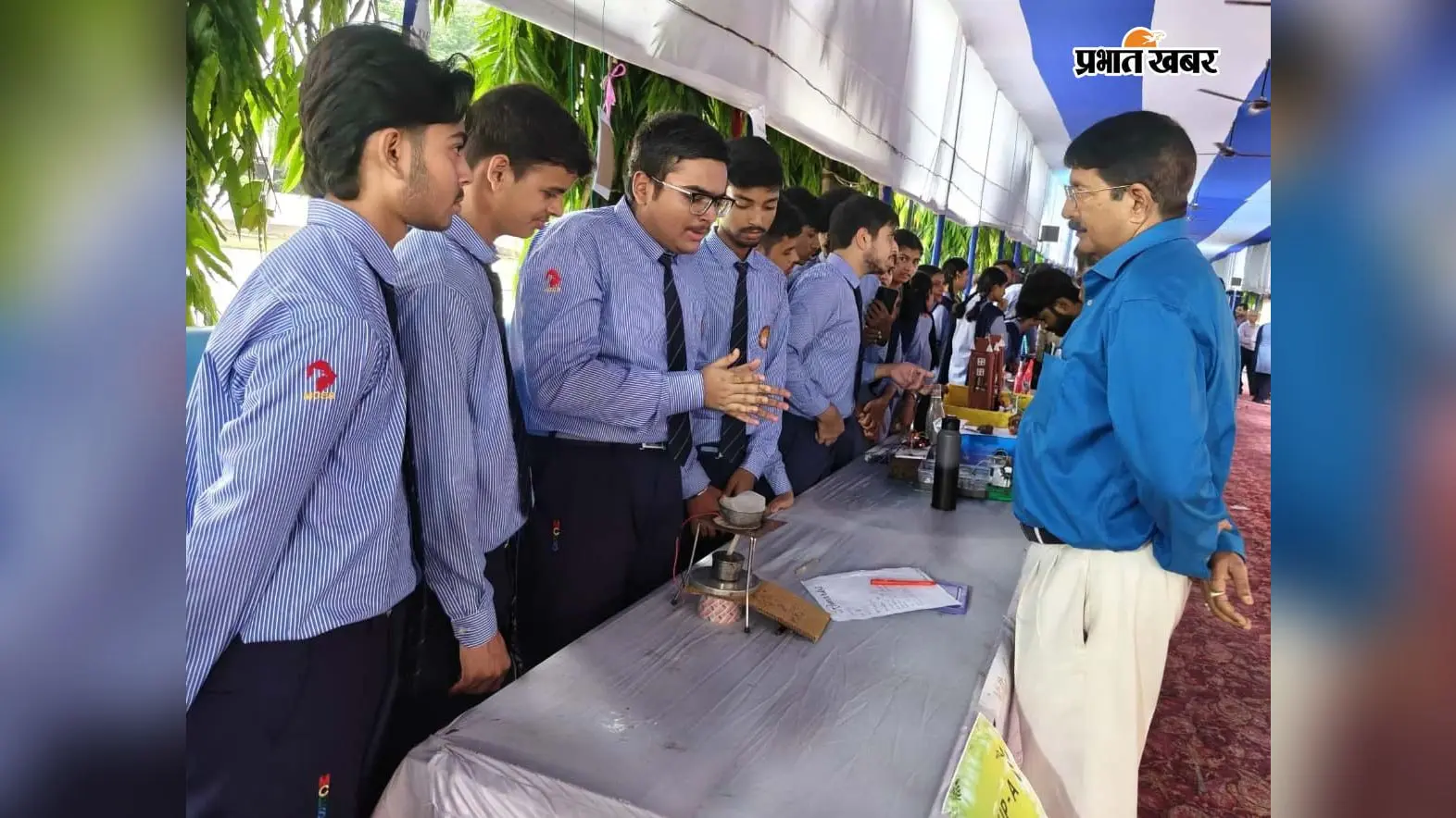 पूर्णिया के बच्चों ने विज्ञान प्रदर्शनी में दिखाया कमाल, AI, रोबोटिक्स और न्यूक्लियर रिएक्टर मॉडल बने आकर्षण का केंद्र