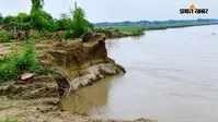 घाघरा का कहर: अपने ही हाथों उजाड़ रहे आशियाना, गोपालनगर टांडी में बेबस ग्रामीणों का प्रशासन पर फूटा गुस्सा