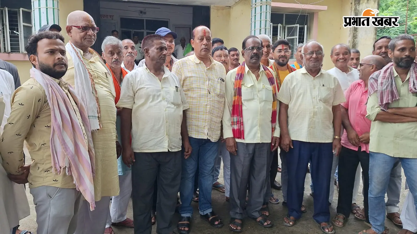पेपरलेस निबंधन व्यवस्था के विरोध में कातिबों का प्रदर्शन, एक भी जमीन की रजिस्ट्री नहीं हुई