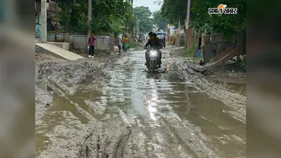 सोनवर्षा-सहसौल मुख्य मार्ग कीचड़ में तब्दील, मिट्टी से मरम्मत पर ग्रामीणों में नाराजगी