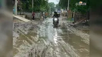 सोनवर्षा-सहसौल मुख्य मार्ग कीचड़ में तब्दील, मिट्टी से मरम्मत पर ग्रामीणों में नाराजगी