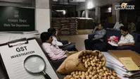 पूर्व मंत्री के कोल्ड स्टोरेज पर SIB का छापा, GST चोरी के शक में देर रात तक खंगाले दस्तावेज