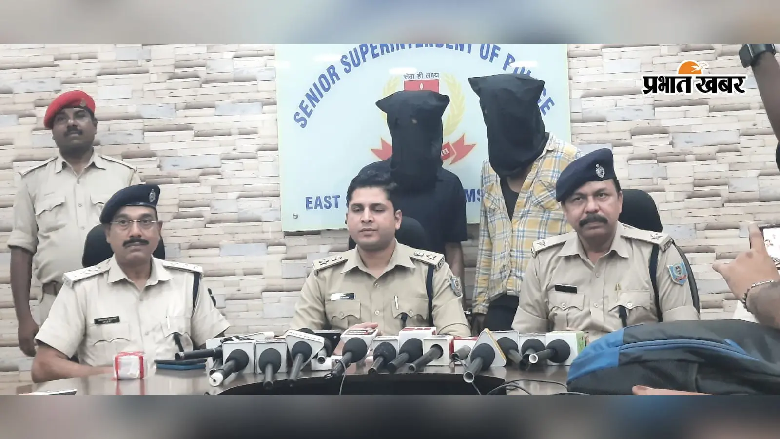 चेन झपटकर भागे थे बदमाश, CCTV ने पहुंचा दिया सलाखों के पीछे