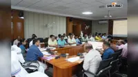 हजारीबाग: अपूर्ण योजनाओं पर डीसी सख्त, 15 अगस्त तक काम पूरा करने का अल्टीमेटम