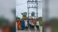 अररिया के शंकरपुर पंचायत में जर्जर बिजली तारों के खिलाफ ग्रामीणों का प्रदर्शन, जल्द बदलाव की मांग