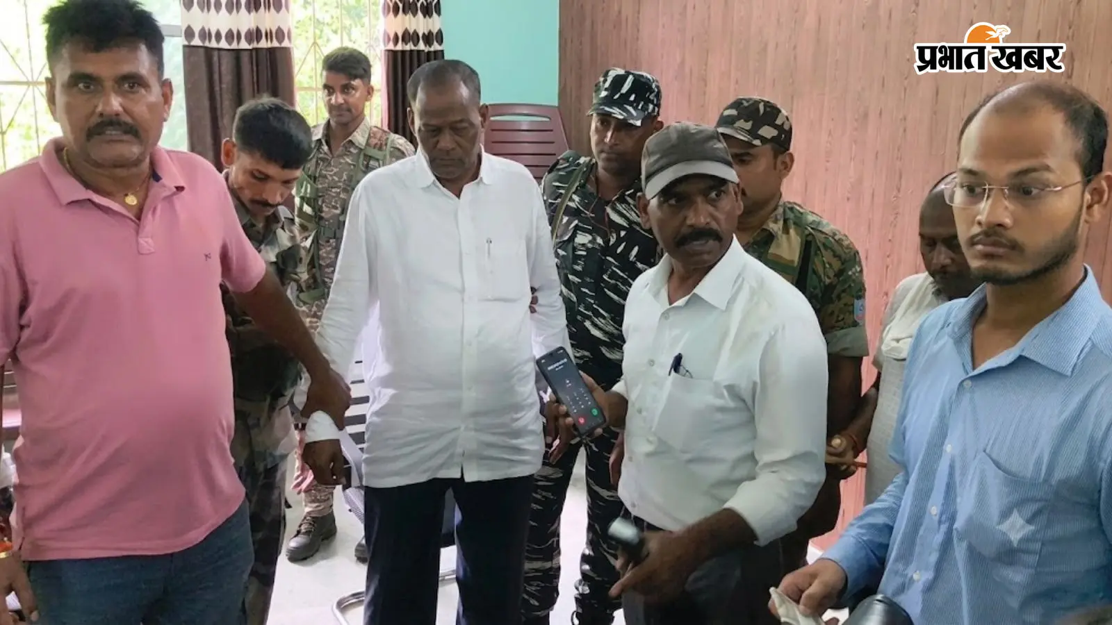 मनिका में 10000 रुपये रिश्वत लेते पंचायत सेवक गिरफ्तार, पलामू एसीबी ने रंगे हाथों दबोचा