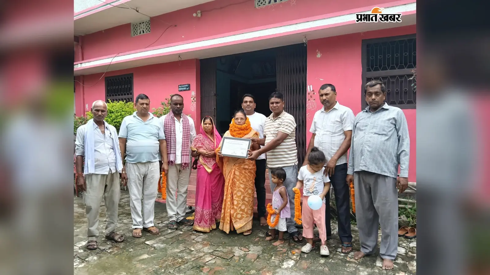 गोगरी के रामपुर ग्राम कचहरी में पूर्व सैनिक की पत्नी करेंगी ध्वजारोहण, वयोवृद्ध सम्मान की परंपरा बरकरार