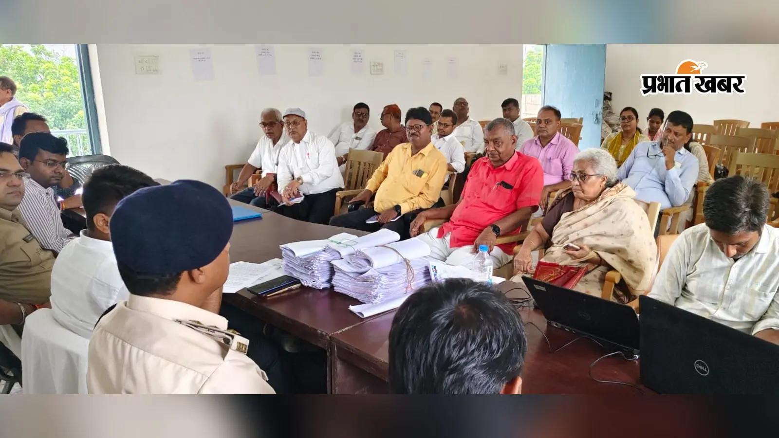 आरा-बक्सर और आरा-सासाराम सड़क परियोजनाओं पर डीएम सख्त, अधिकारियों को दिए निर्देश