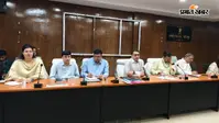 भोजपुर डीएम की हाई लेवल बैठक, डिग्री कॉलेज, लैंडफिल और जलमीनार परियोजनाओं पर दिए निर्देश