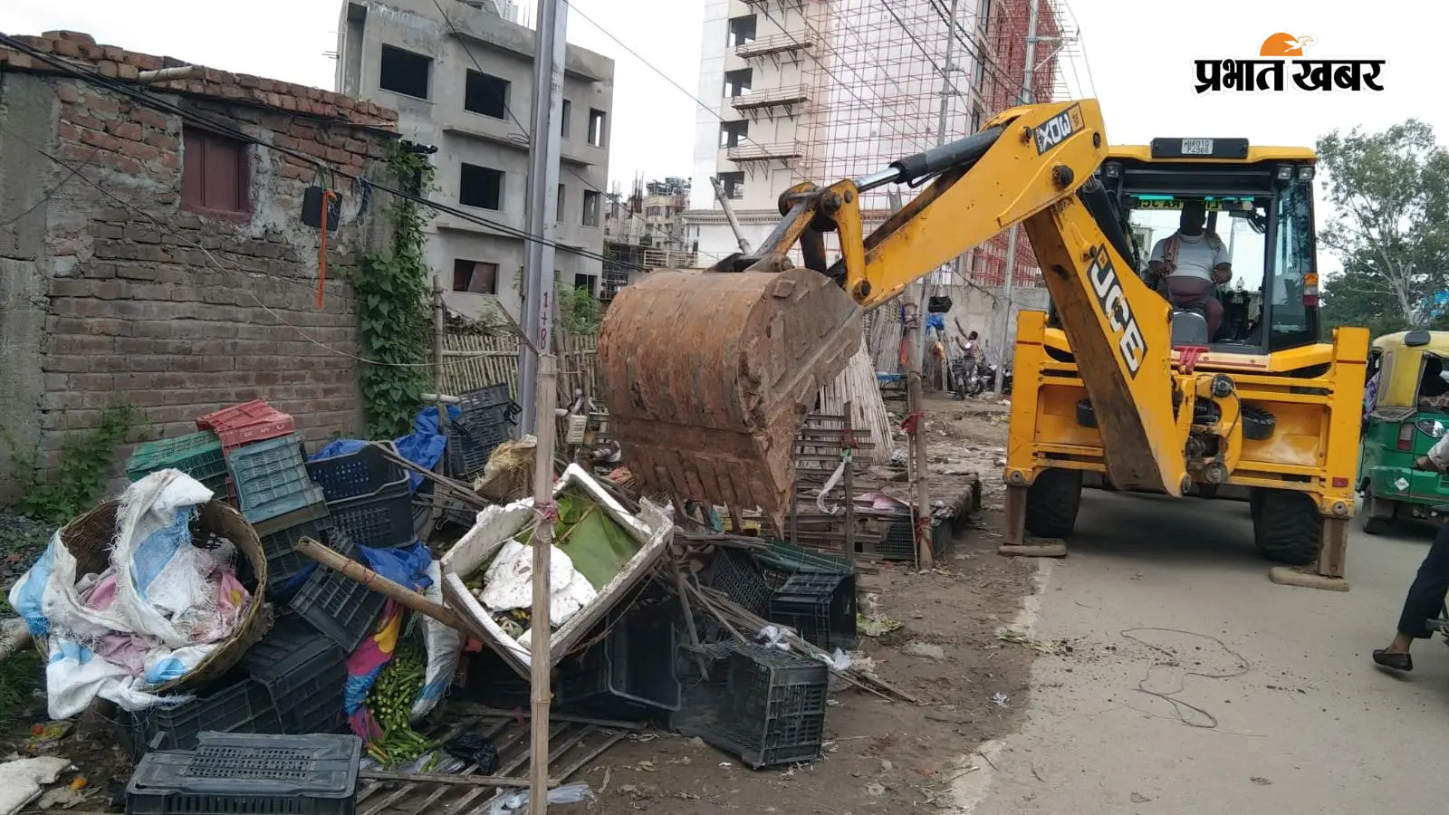 दानापुर में दूसरे दिन भी चला बुलडोजर, सगुना मोड़ से रामजयपाल मोड़ तक हटाया अतिक्रमण