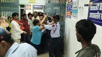 भभुआ में इलाज को लेकर सदर अस्पताल में आपस में भिड़े मरीज, जमकर हुई मारपीट