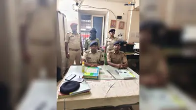 रेलवे प्लेटफॉर्म पर महिला यात्री से चेन छीनकर भाग रहा बदमाश रंगे हाथ गिरफ्तार, चोरी की चेन बरामद