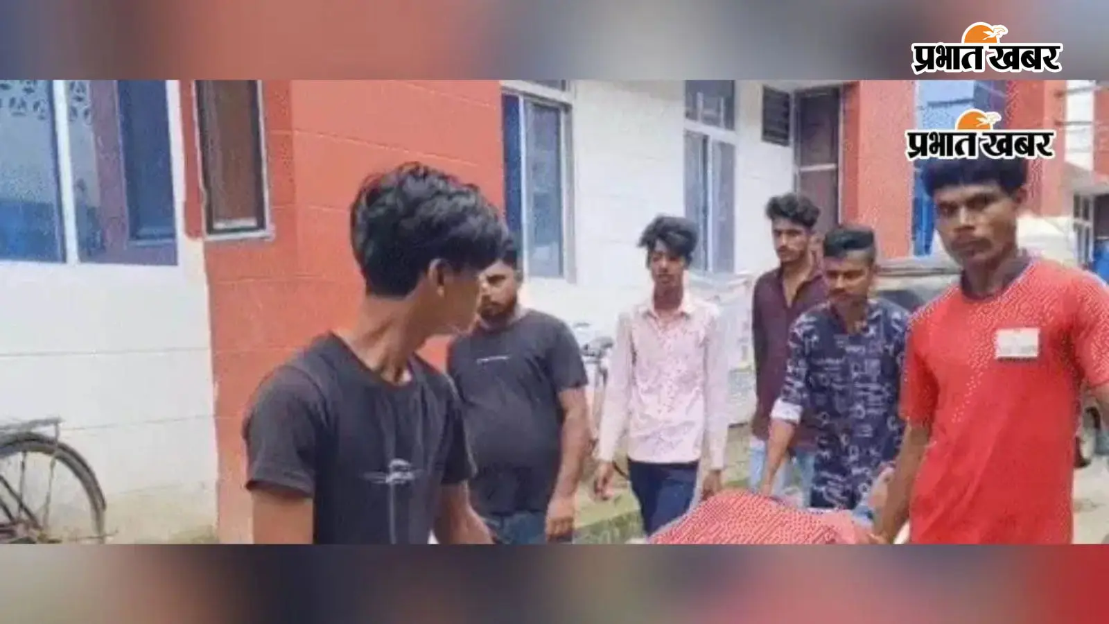 एनएच-31 पर कांवरियों से भरे ऑटो को ट्रक ने मारी टक्कर, चालक समेत दो की मौत, सात घायल