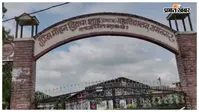 रामनगर कॉलेज परिसर में निकला 9 फीट का अजगर, वन विभाग ने सुरक्षित किया रेस्क्यू