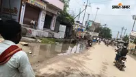 आरा में नाला खुदाई बनी मुसीबत, घरों में घुसा पानी, निजी दीवार गिराने का आरोप, लोगों में आक्रोश