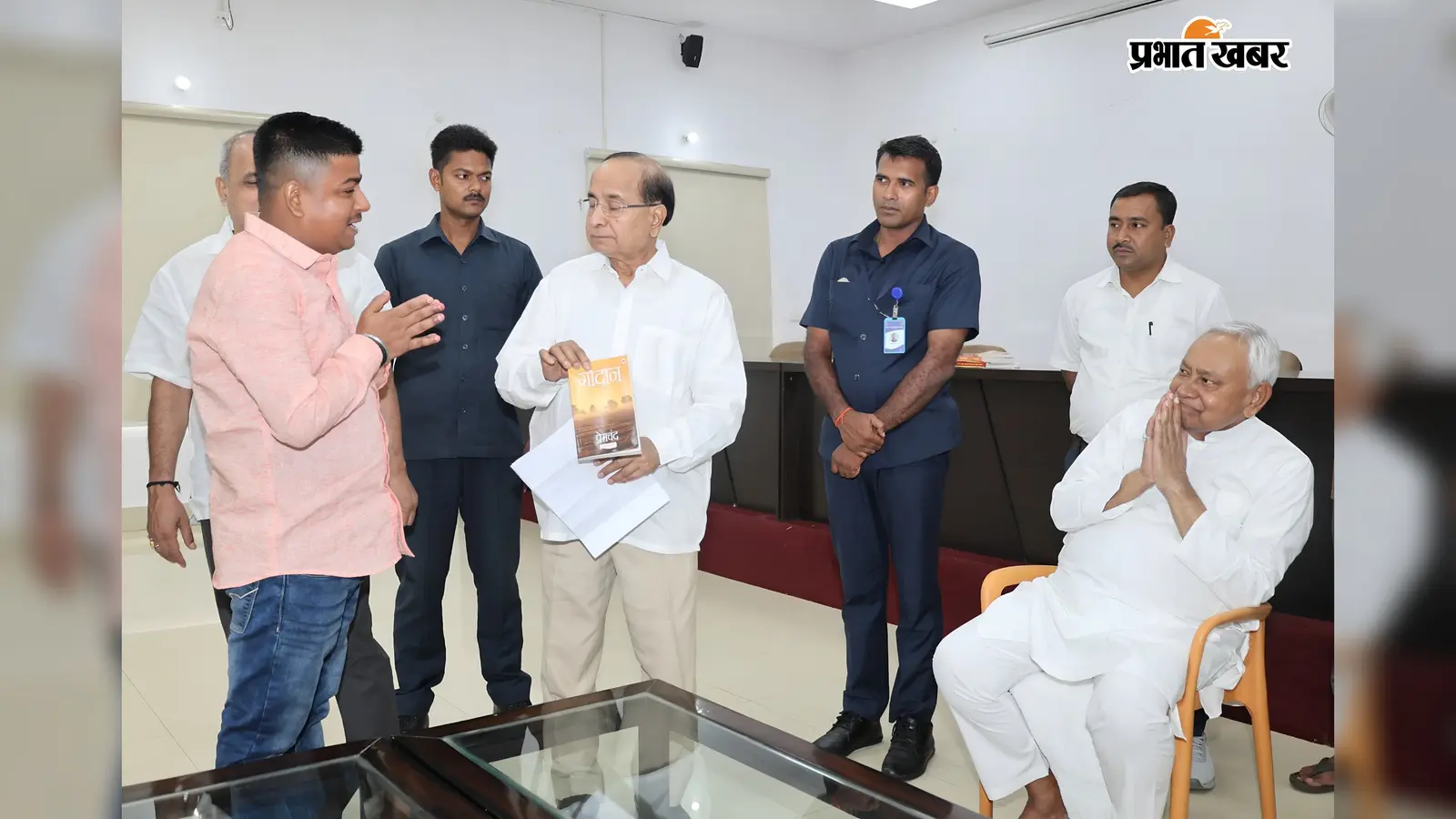 छात्र जदयू के प्रतिनिधिमंडल ने पूर्व सीएम नीतीश कुमार से की मुलाकात, स्टूडेंट क्रेडिट कार्ड लोन माफी की उठाई मांग