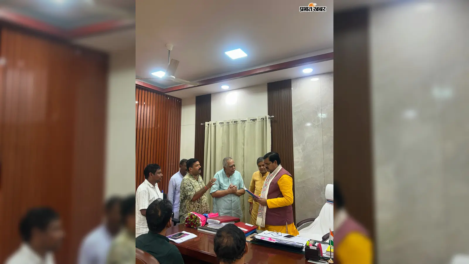 TRE-4 में बांग्ला शिक्षकों की कम सीटों पर बढ़ा विरोध, शिक्षा मंत्री को सौंपा ज्ञापन