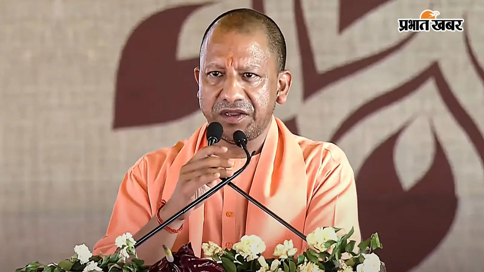 सीएम योगी ने हथकरघा कारीगरों को किया सम्मानित, कांवड़ यात्रा को बताया सामाजिक समरसता का प्रतीक