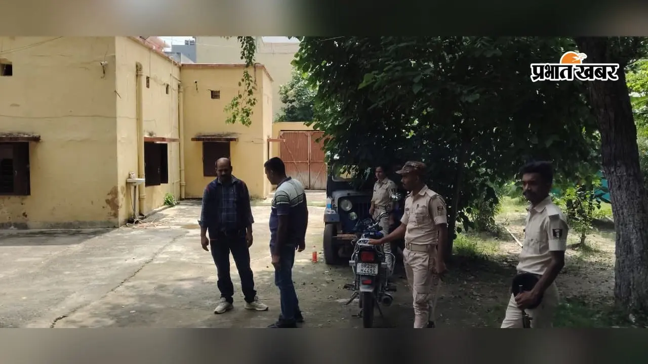 पूर्व डीपीओ के 4 ठिकानों पर ईओयू की रेड, आय से 72% अधिक संपत्ति का आरोप, छपरा-सीवान में भी चल रही छापेमारी