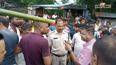पांच दिनों से बिजली गुल, आक्रोशित ग्रामीणों ने किया सड़क जाम