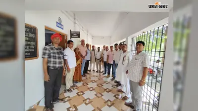 कैमूर में स्वायत्तता कानून के विरोध में शिक्षकेत्तर कर्मचारियों का प्रदर्शन, काली पट्टी बांधकर जताया विरोध