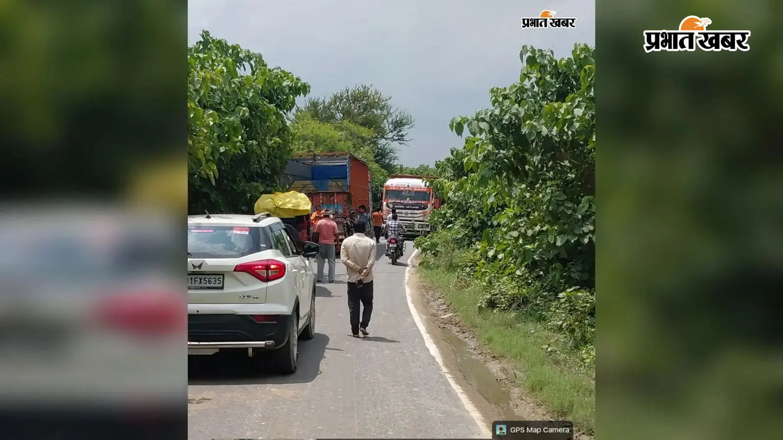 बलिया–परिहारा पथ के चौड़ीकरण की उठी मांग, जिला पार्षद ने डीएम को सौंपा ज्ञापन