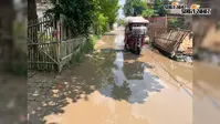 बेगूसराय में एक साल से अधूरा पड़ा सड़क निर्माण, जलजमाव से ग्रामीणों की बढ़ी परेशानी