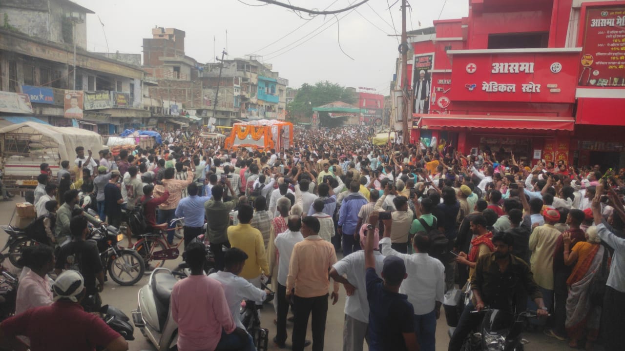 विधायक उमाशंकर सिंह का शव यात्रा