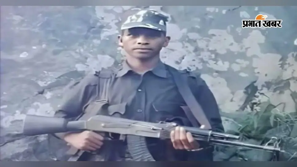 10 लाख का इनामी जोनल कमांडर सालुका कायम ने किया सरेंडर, दो महिला माओवादियों ने भी छोड़ा हथियार