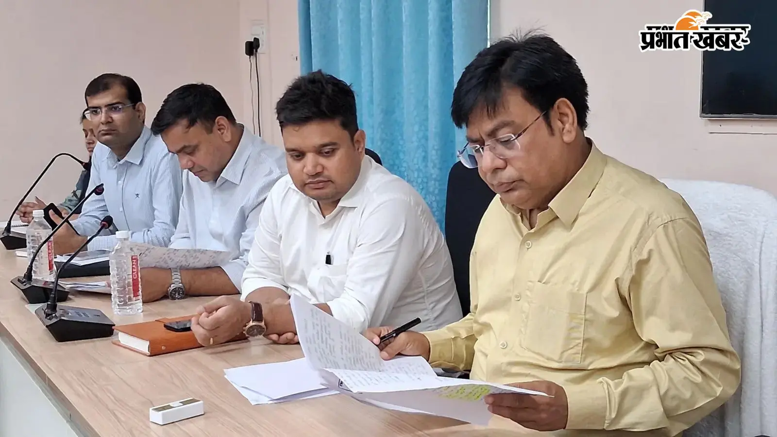 नवादा में साप्ताहिक जनसुनवाई में पहुंचीं 40 शिकायतें, कई मामलों का मौके पर हुआ निष्पादन