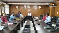 नगर विकास की समीक्षा बैठक में डीसी ने योजनाओं में तेजी लाने के दिए निर्देश