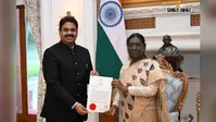 यूक्रेन में भारत के राजदूत बने रांची के अंजनी, राष्ट्रपति द्रौपदी मुर्मू ने सौंपा नियुक्ति पत्र