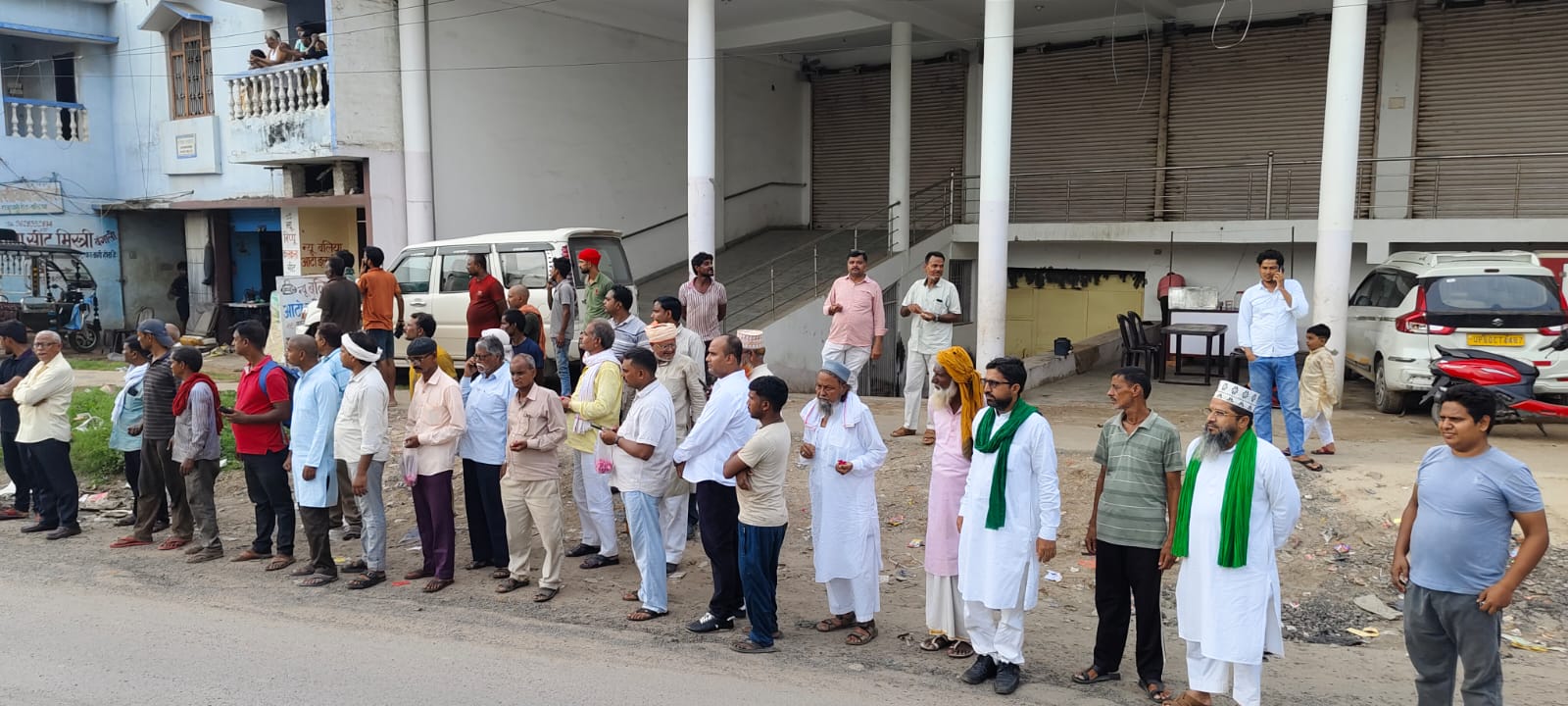 एआईएमआईएम नेताओं ने दी श्रद्धांजलि