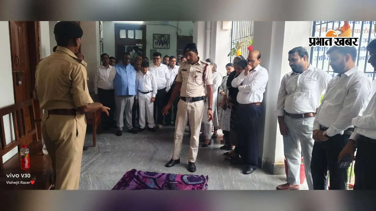 मोतिहारी कोर्ट परिसर में अग्निशमन विभाग की मॉक ड्रिल, आग से बचाव और रेस्क्यू का किया अभ्यास