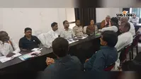 बीस सूत्री बैठक में जनसमस्याओं पर की चर्चा, अधिकारियों को शीघ्र समाधान का निर्देश