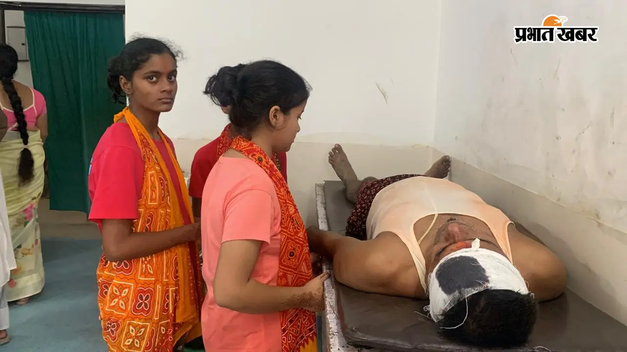 दो बोलेरो की टक्कर में आधे दर्जन कांवरिया घायल, एक भागलपुर रेफर