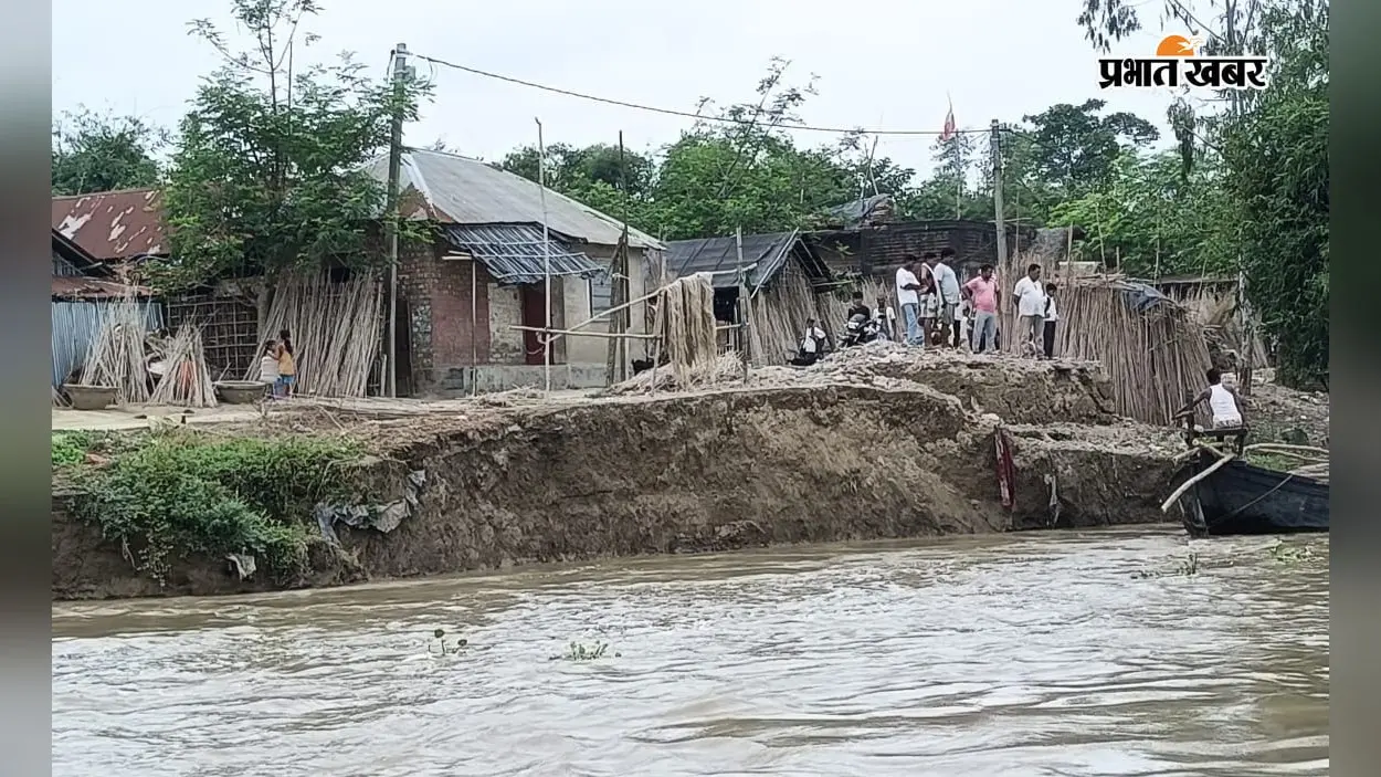 महानंदा नदी के कटाव से मायामारी गांव में दहशत, 50 मीटर जमीन नदी में विलीन; बंबू रोलिंग का प्रयास भी हुआ विफल