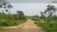 आजादी के दशकों बाद भी बुनियादी सुविधाओं को तरस रहा लख्मीडीह गांव, पगडंडी के सहारे आवागमन को मजबूर ग्रामीण